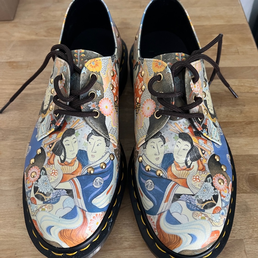 Dr. Martens Multicolor Graphic Women's Shoes